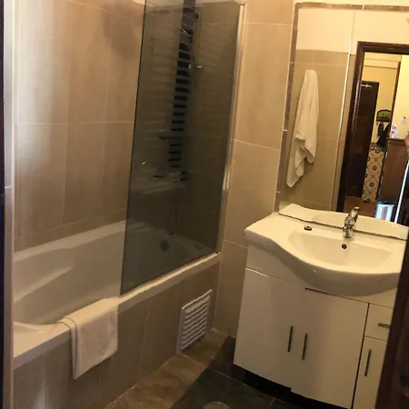 Old Village Beautiful 3 Bed Townhouse